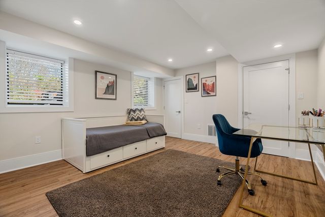 148 Kent St 148, Brookline, MA 02445