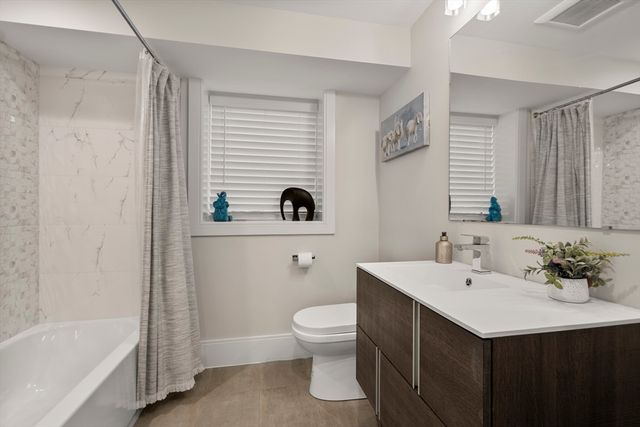 148 Kent St 148, Brookline, MA 02445