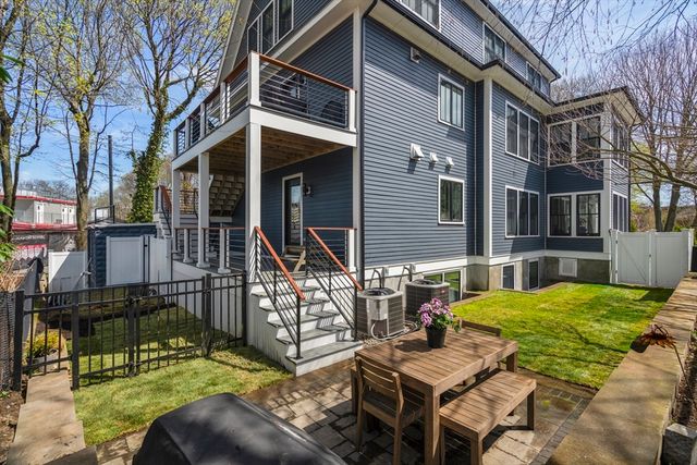 148 Kent St 148, Brookline, MA 02445