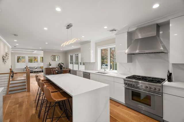 148 Kent St 148, Brookline, MA 02445