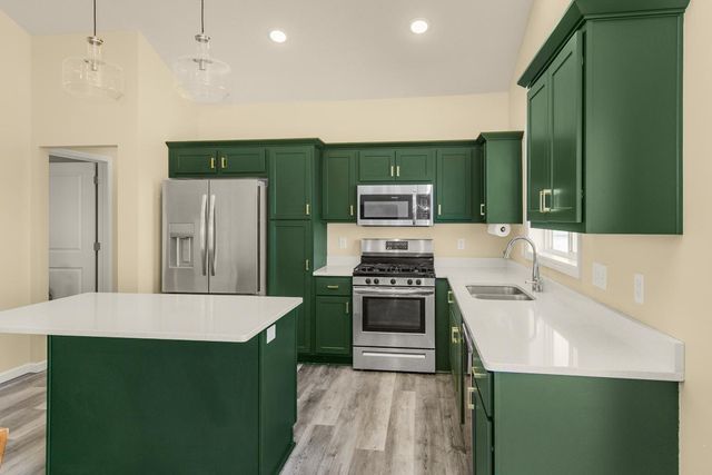460 Bruce Larson Way, Somerset, WI 54025