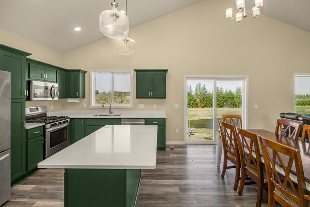 460 Bruce Larson Way, Somerset, WI 54025