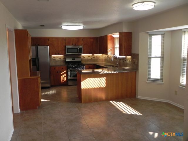 749 Running Crk, Seguin, TX 78155
