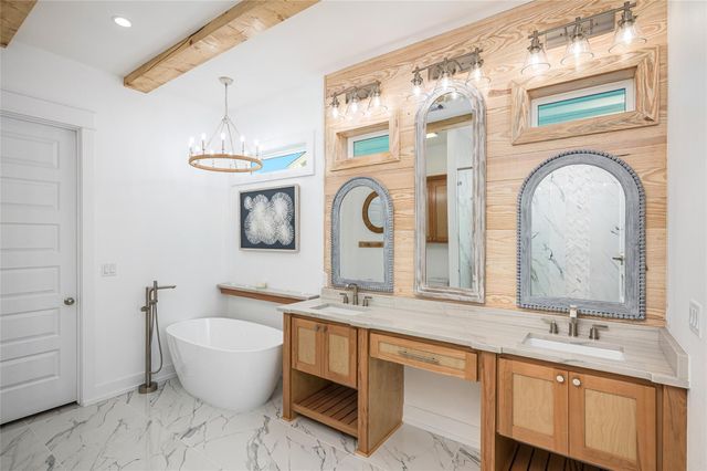 2631 Holiday Drive, Bolivar Peninsula, TX 77650