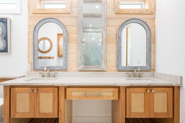 2631 Holiday Drive, Bolivar Peninsula, TX 77650