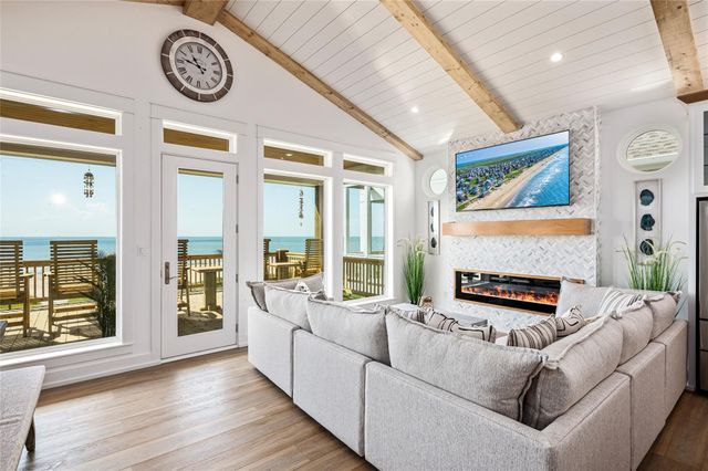 2631 Holiday Drive, Bolivar Peninsula, TX 77650