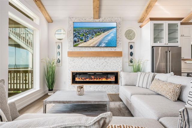 2631 Holiday Drive, Bolivar Peninsula, TX 77650