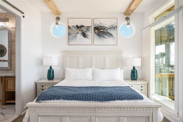 2631 Holiday Drive, Bolivar Peninsula, TX 77650