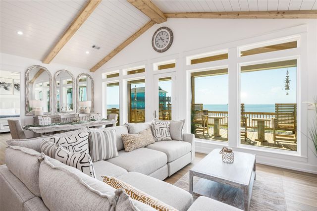 2631 Holiday Drive, Bolivar Peninsula, TX 77650