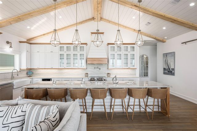 2631 Holiday Drive, Bolivar Peninsula, TX 77650