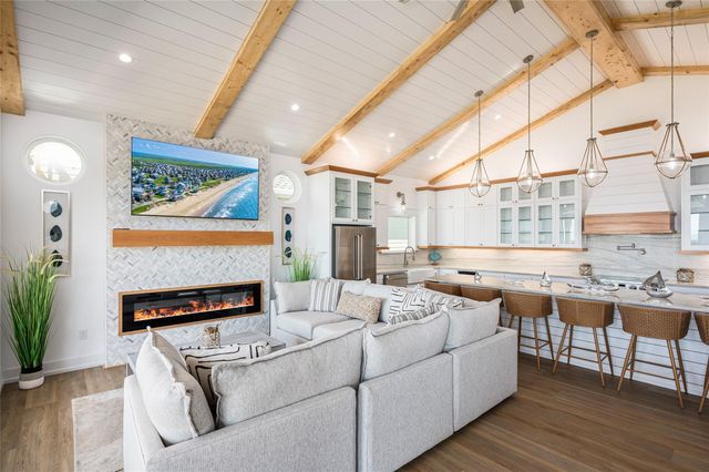 2631 Holiday Drive, Bolivar Peninsula, TX 77650