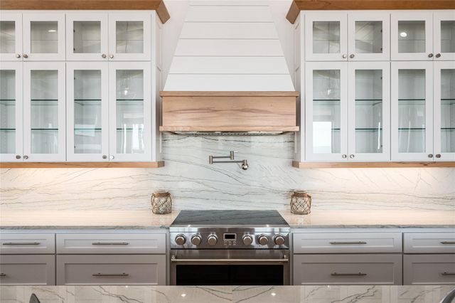 2631 Holiday Drive, Bolivar Peninsula, TX 77650