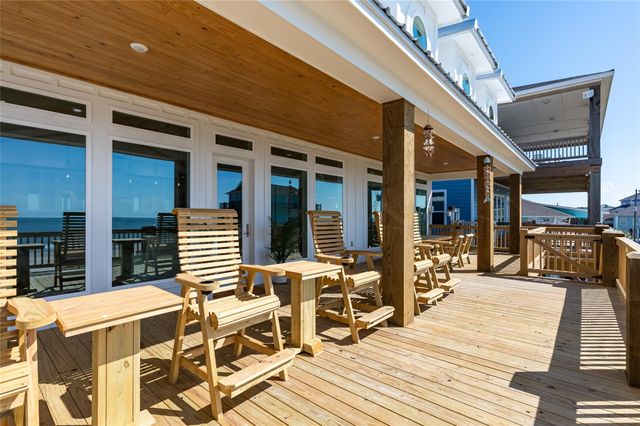 2631 Holiday Drive, Bolivar Peninsula, TX 77650