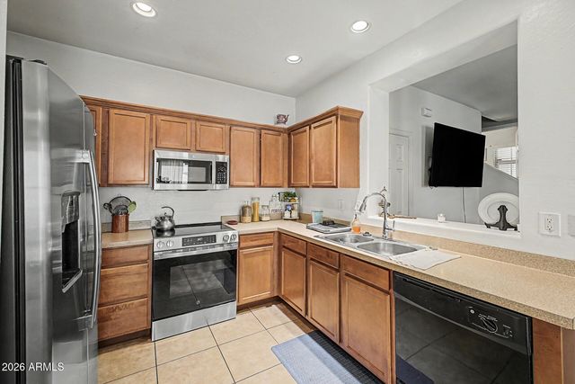 7352 W WINDSOR Avenue, Phoenix, AZ 85035