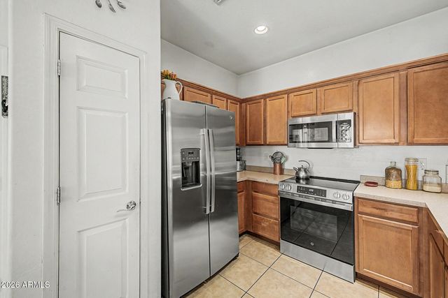7352 W WINDSOR Avenue, Phoenix, AZ 85035
