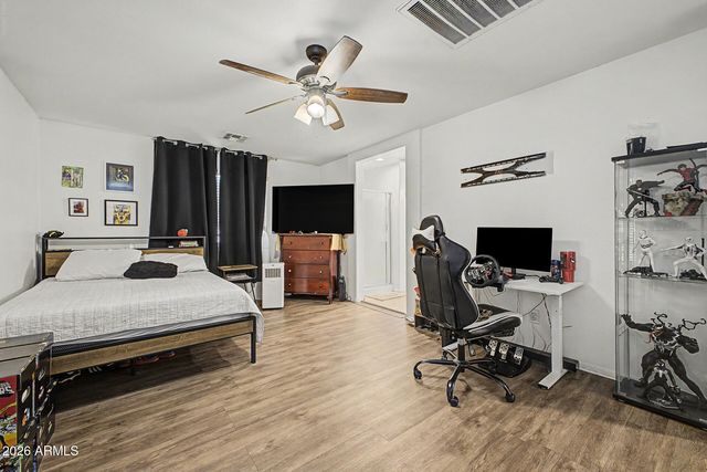7352 W WINDSOR Avenue, Phoenix, AZ 85035