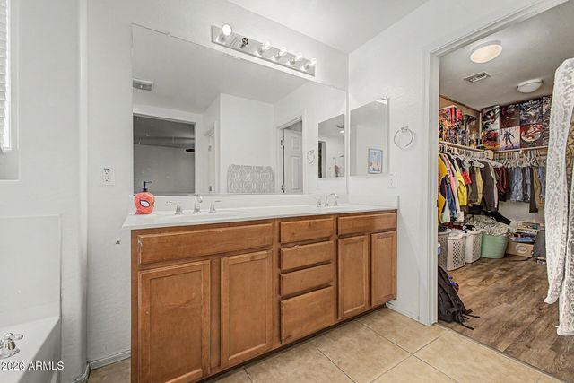 7352 W WINDSOR Avenue, Phoenix, AZ 85035