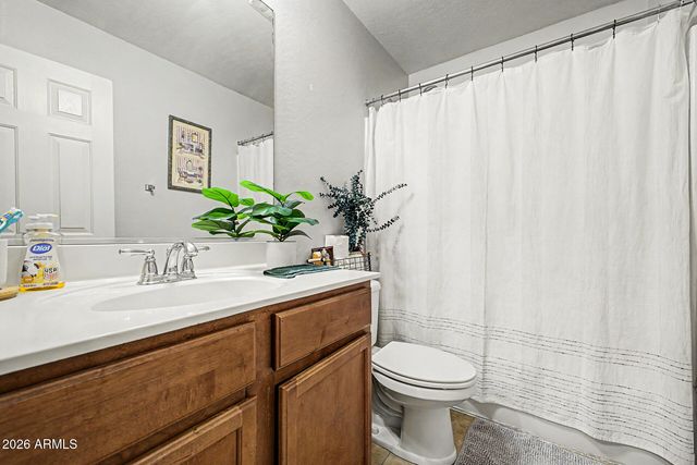 7352 W WINDSOR Avenue, Phoenix, AZ 85035
