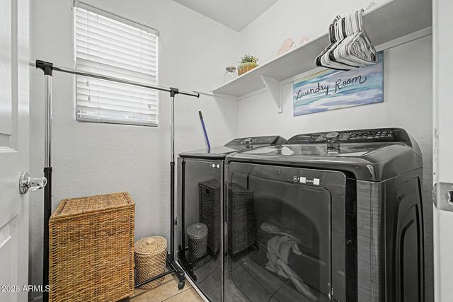 7352 W WINDSOR Avenue, Phoenix, AZ 85035