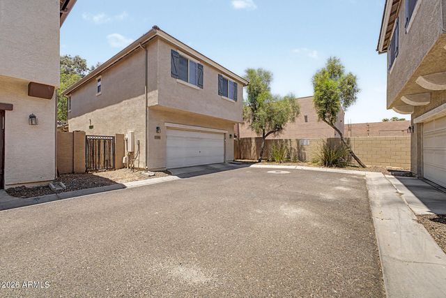7352 W WINDSOR Avenue, Phoenix, AZ 85035