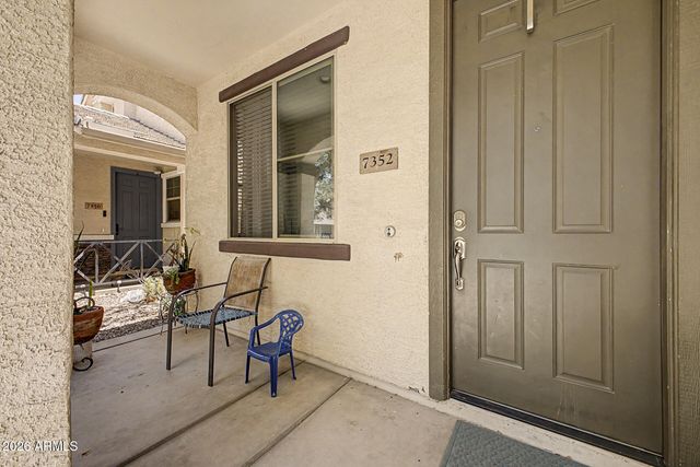 7352 W WINDSOR Avenue, Phoenix, AZ 85035