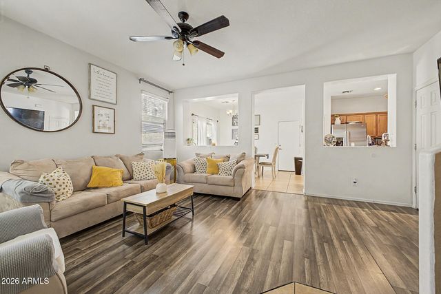 7352 W WINDSOR Avenue, Phoenix, AZ 85035