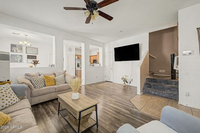 7352 W WINDSOR Avenue, Phoenix, AZ 85035
