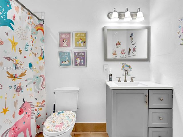 3804 NW 121st Ave, Sunrise, FL 33323