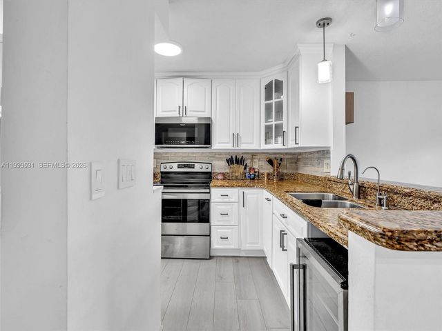 3804 NW 121st Ave, Sunrise, FL 33323