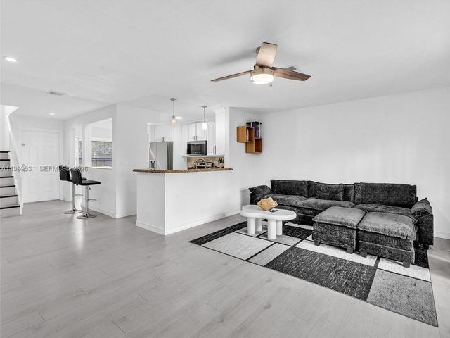 3804 NW 121st Ave, Sunrise, FL 33323