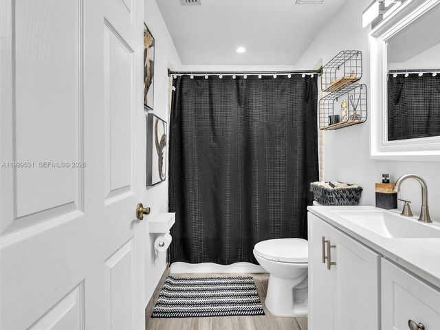 3804 NW 121st Ave, Sunrise, FL 33323