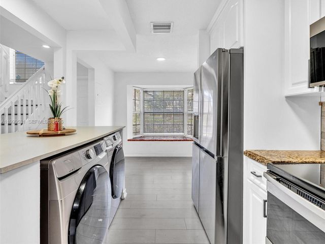 3804 NW 121st Ave, Sunrise, FL 33323