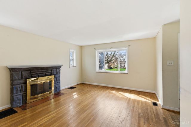 7124 Sanoma Avenue, Madeira, OH 45243