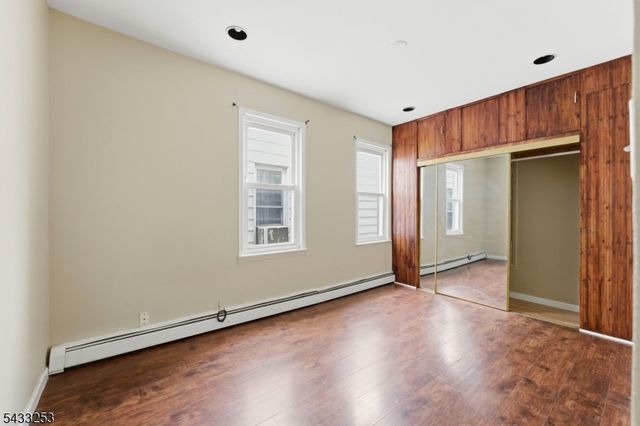 225 John St, Elizabeth City, NJ 07202