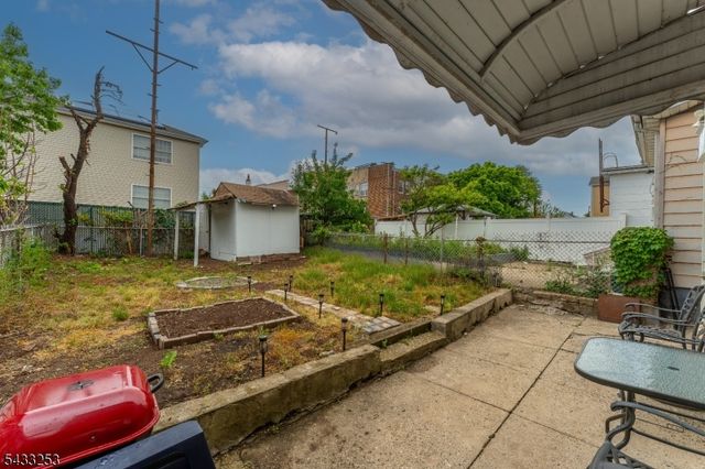 225 John St, Elizabeth City, NJ 07202