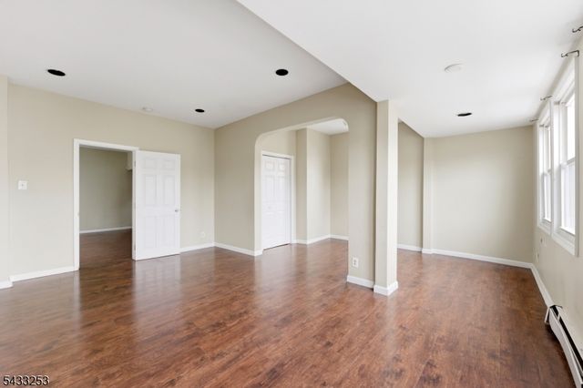 225 John St, Elizabeth City, NJ 07202