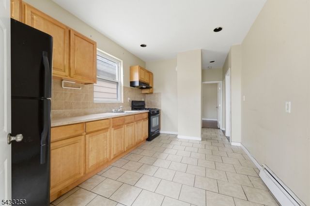 225 John St, Elizabeth City, NJ 07202