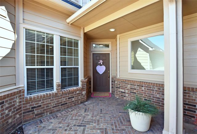8814 Silent Willow Lane, Sugar Land, TX 77479