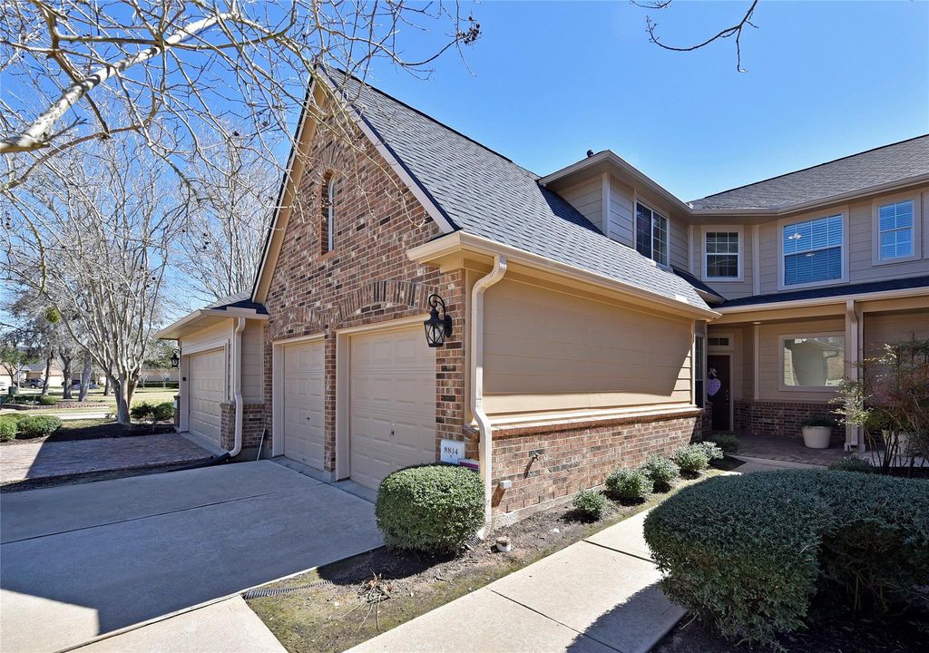 8814 Silent Willow Lane, Sugar Land, TX 77479