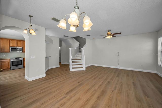 617 52ND AVENUE N, St Petersburg, FL 33703