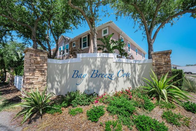 617 52ND AVENUE N, St Petersburg, FL 33703