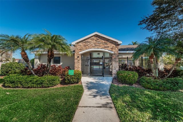 617 52ND AVENUE N, St Petersburg, FL 33703