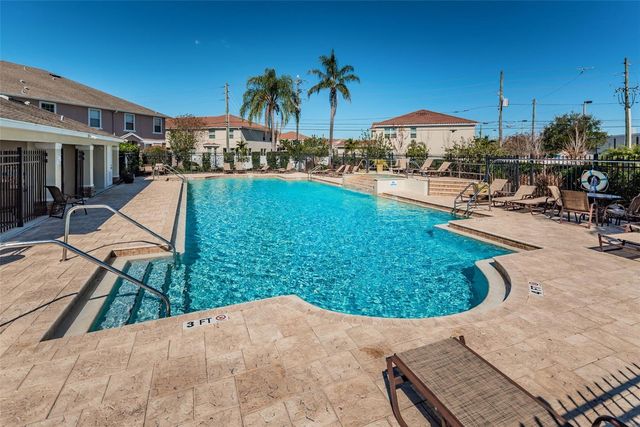 617 52ND AVENUE N, St Petersburg, FL 33703