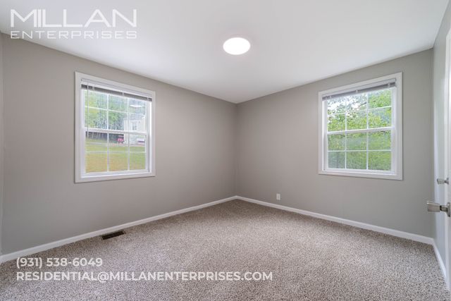 102 Valley View Cir, Clarksville, TN 37040