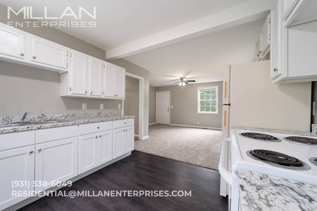 102 Valley View Cir, Clarksville, TN 37040