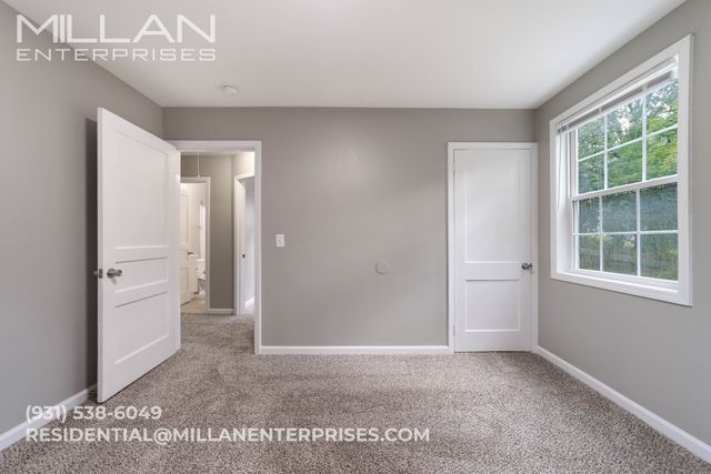 102 Valley View Cir, Clarksville, TN 37040