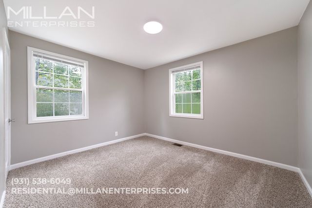 102 Valley View Cir, Clarksville, TN 37040