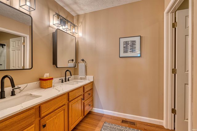 6111 Eastbourne Drive, Evansville, IN 47711