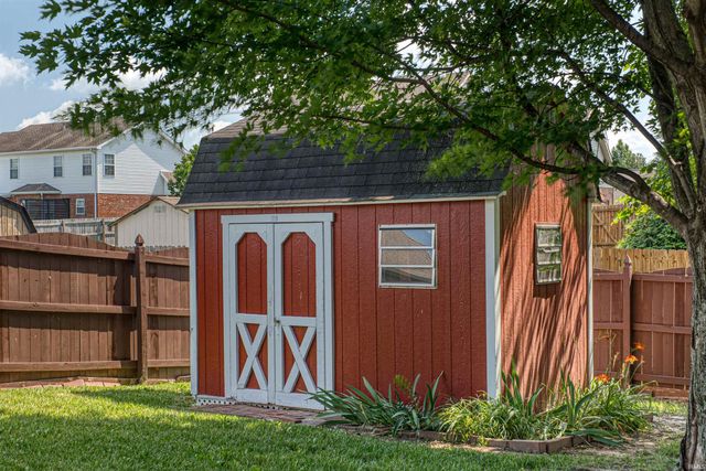 6111 Eastbourne Drive, Evansville, IN 47711