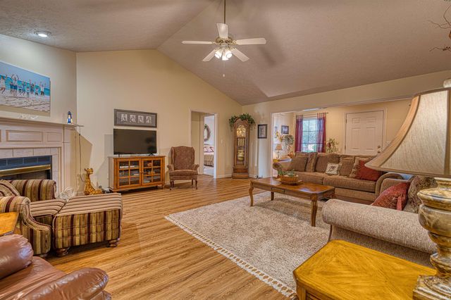 6111 Eastbourne Drive, Evansville, IN 47711